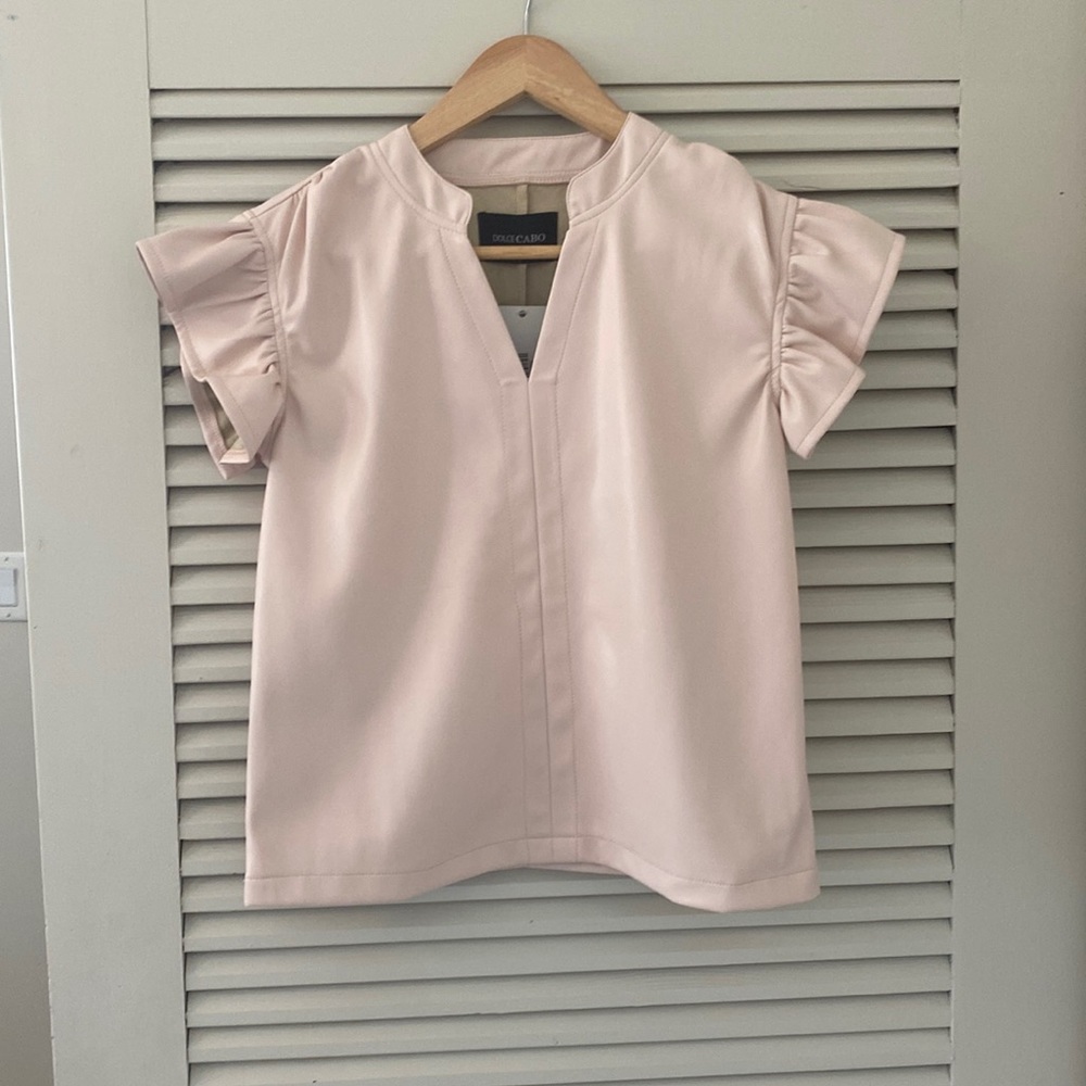 Dolce Cabo, Soft Pink Vegan Leather , Flutter Sleeve Top, XS, NWT